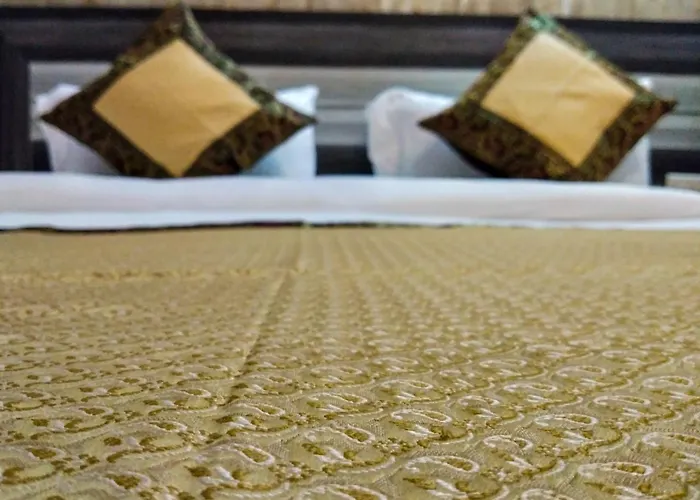 Dwivedi Hotels Hotel Elena