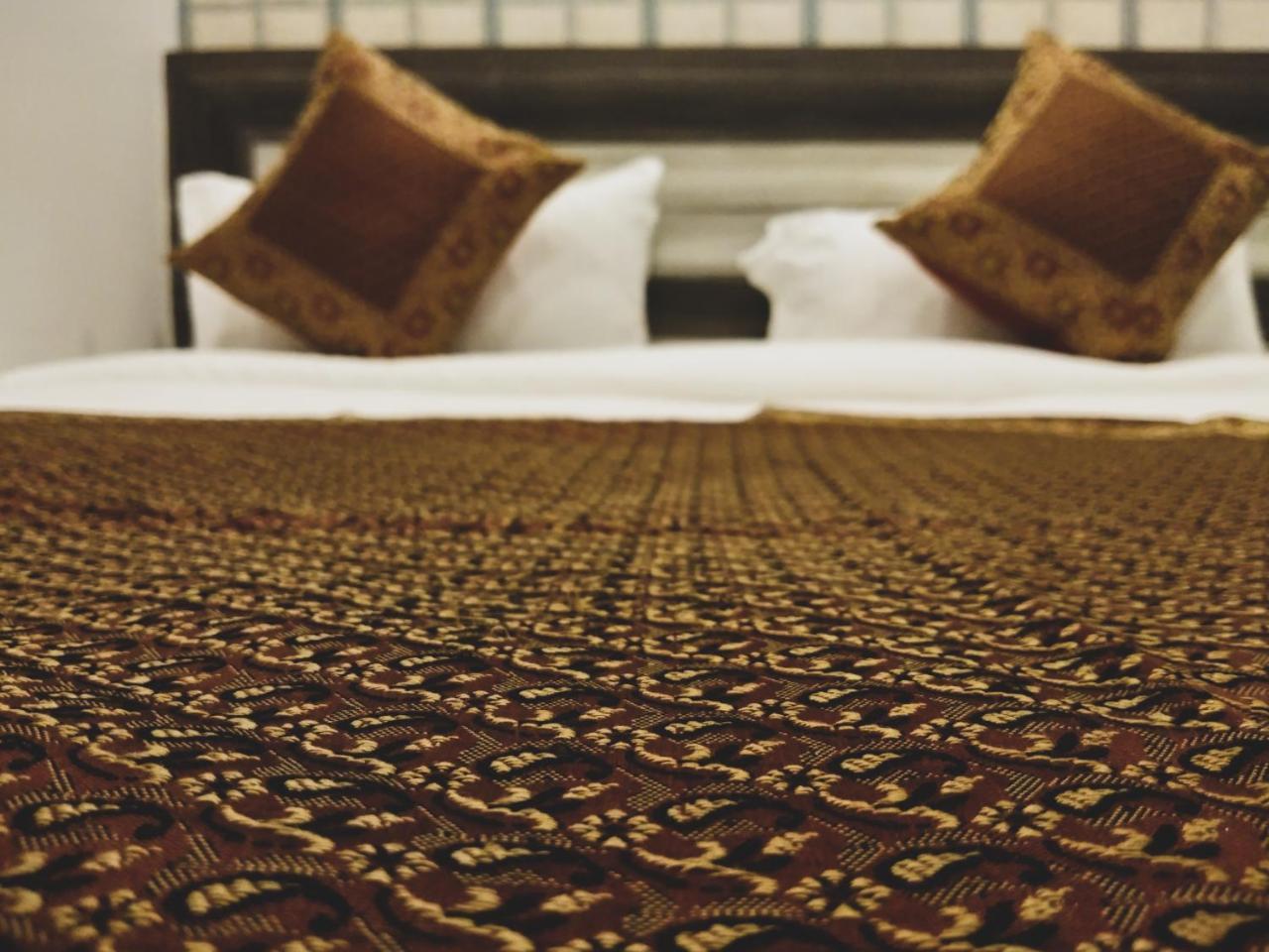 Hotel Elena Varanasi