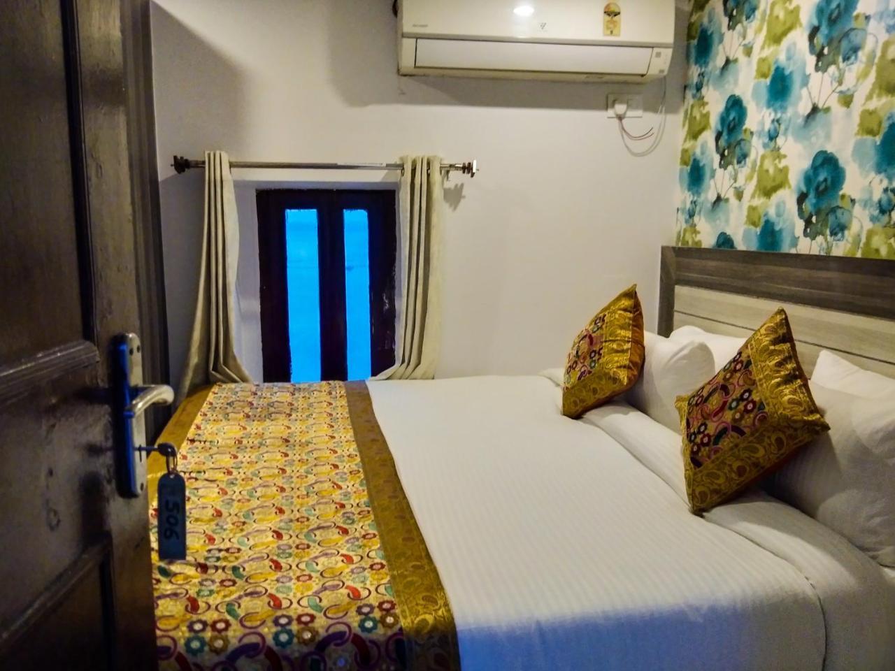 Hotel Elena Varanasi