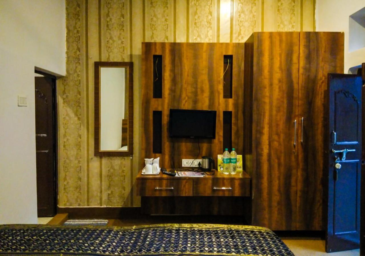 Elena Hotel