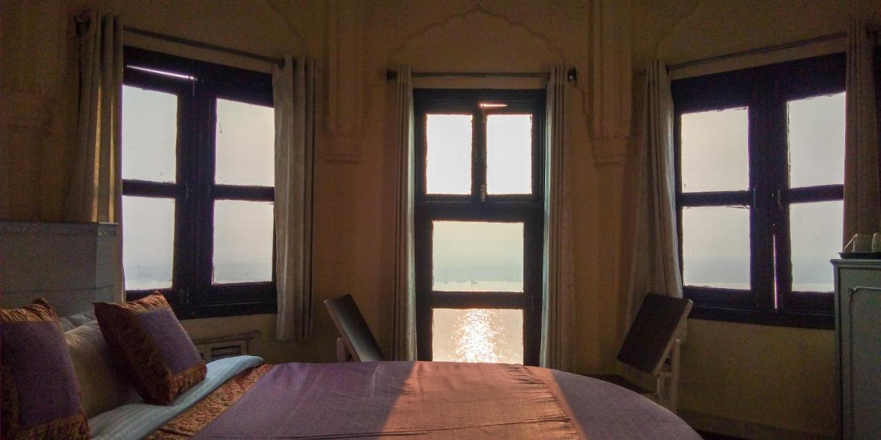 Elena 3* Varanasi